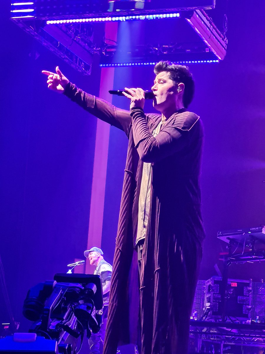 shazb36's tweet photo. @thescript @glenofthepower can't believe it's the last night of #talesofthescript tour . It's been the best . Enjoy every minute of tonight guys ๐x https://t.co/qnzWwXfh7A