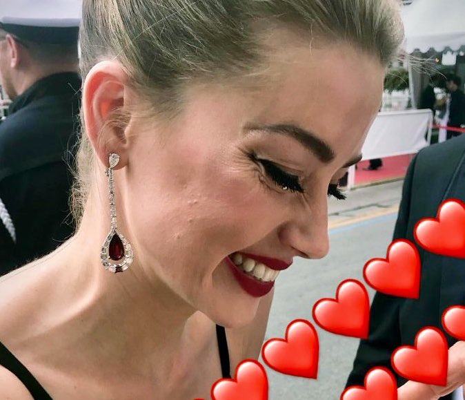 Heardtheabuser's tweet photo. Funny how makeup can hide severe injuries such as a broken nose, split lip and two black eyes, but can’t hide a few little pimples. Perhaps she forgot the amica cream this time. Lol.a https://t.co/m65315FHx3
