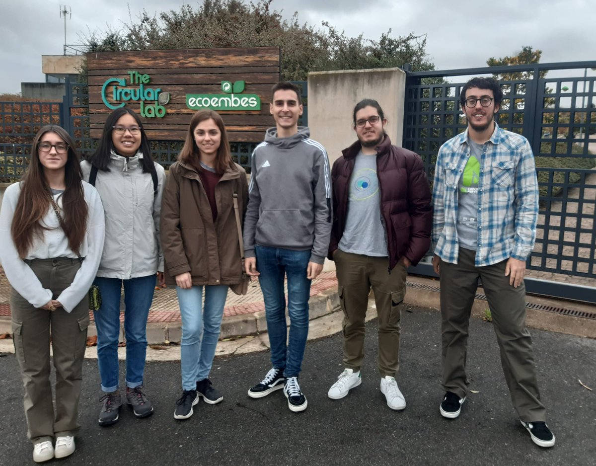 Última jornada del viaje de los ganadores de #UOCircularWeekend. Hoy visitamos @TheCircularLab  ♻️ de <a href="/ecoembes/">Ecoembes</a> en La Rioja,  el primer centro de innovación sobre economía circular creado en Europa. ¡Un viaje magnífico!

#EconomíaCircular #reciclaje #innovación