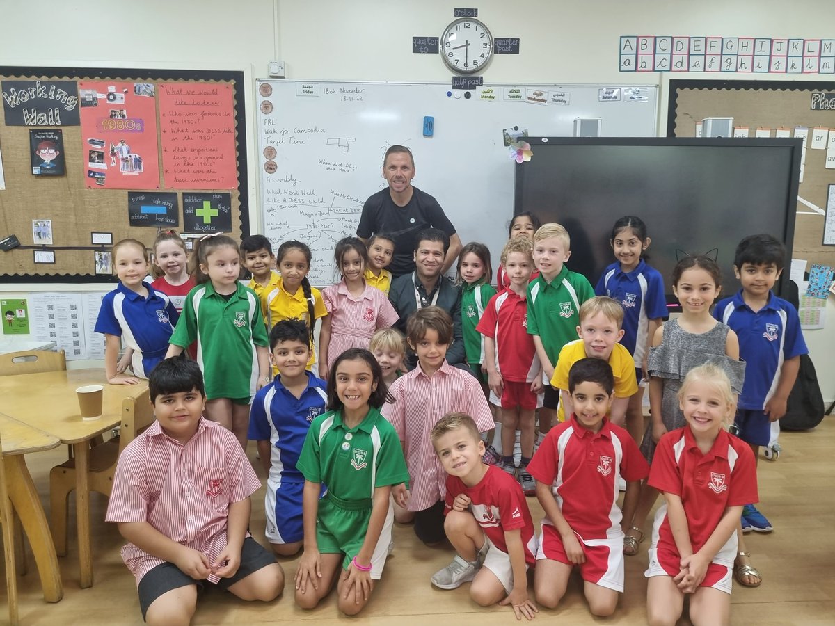 DESSyear2's tweet photo. Thank you to one of our awesome #DESSYear2Blue dads for coming in to school today to talk to us all about when he was at DESS #DESSAlumni #ProjectBasedLearning https://t.co/KAbt055PsG