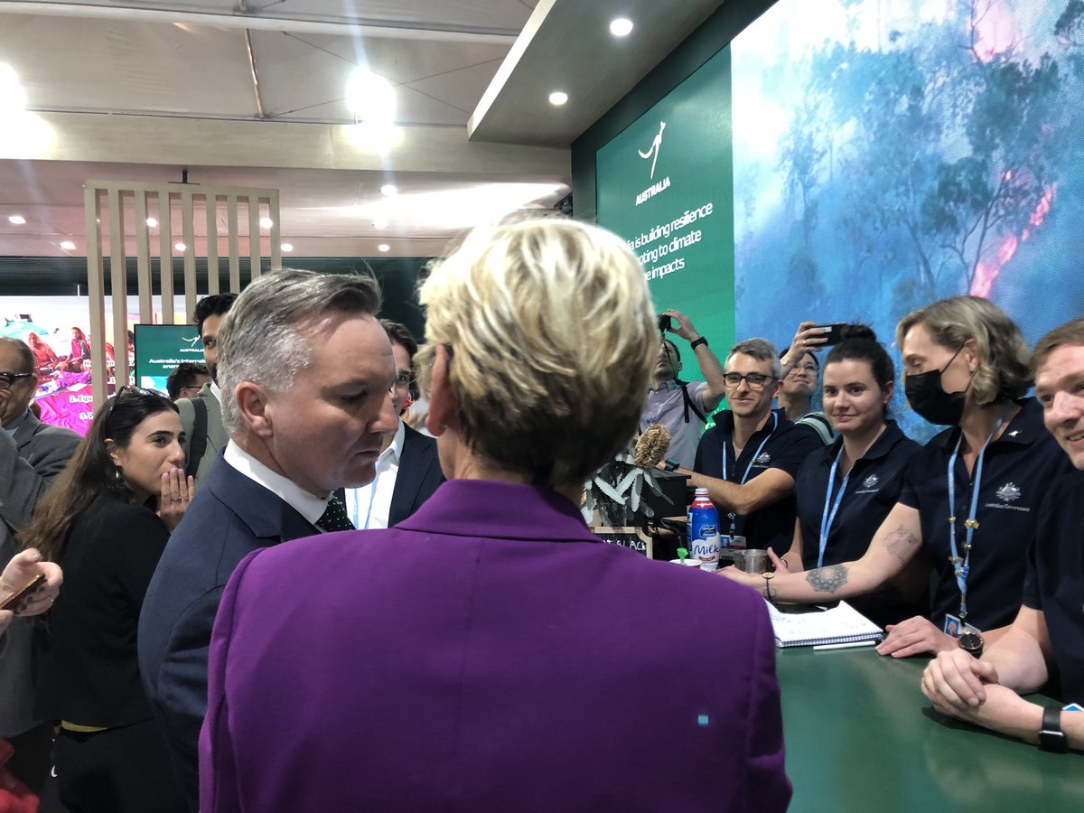 Highlight of #COP27 so far was getting cut in the Australian Pavilion coffee line by Secretary Granholm and Minister Bowen. For those of you who care, Sec Granholm opted the Long Black over the Flat White (despite my urging to choose otherwise)