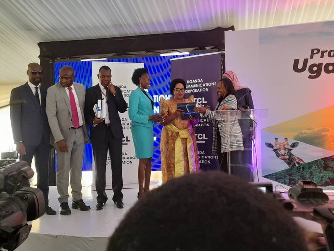 hafswa_nalwoga's tweet photo. Happening now: Hand-Over Ceremony from Uganda Telecom Limited to Uganda Telecommunications Corporation Limited (UTL to UTCL),
As the President @KagutaMuseveni gave direct instructions to save @Uganda_Telecom, it has been saved & assets handed over under @MoICT_Ug #UTCLKyaffe https://t.co/YeD1lLzcCZ