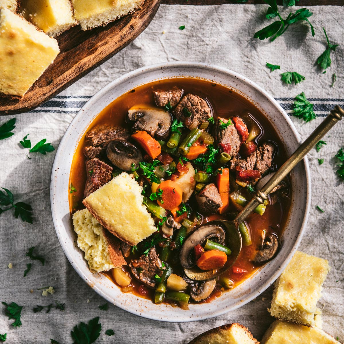 This old-fashioned VEGETABLE BEEF SOUP is a #healthy and easy #dinner for cool days!

>> theseasonedmom.com/vegetable-beef…

#soup #beef #dinnertime #dinnerideas #easyrecipes #recipes #recipe #foodblog #foodblogger #recipeblog #recipeblogger #farmhouse #comfortfood