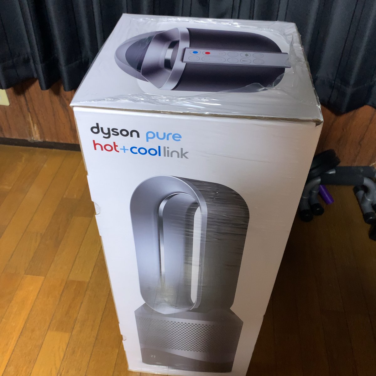 tsuchinoko81's tweet photo. #ダイソン #Dyson Pure hot+Coollink(#HP03 IS)を #楽天市場 で買ったんだけど、今日の昼頃に届いた((((っ･ω･)っﾌﾞｰﾝ
今、使ってるエアコンが暖房機能だけ壊れてるから、これを買って見たんだよねヾ[･ω･`●]
暖かくなるといいなぁ。
めでたしめでたし。
#相互
#フォロバ100 https://t.co/3zg8MqBEDd