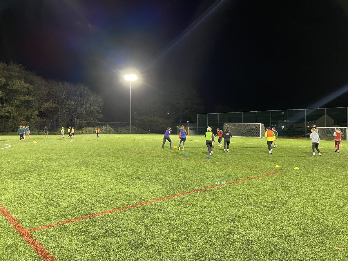 24 at training last night including a couple who’ve had a year out of football getting back to it, great to see ladies football doing so well and most importantly having fun! 💚⚽️ 
<a href="/TheCWFL/">CWFL</a> #ladiesfootball #training #uptheship