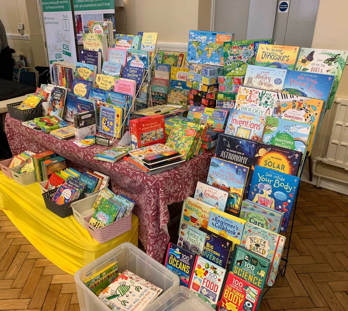 Stallholders setting up at our Winter Fayre this morning. We are open now and look forward to welcoming lots of you over the day at the Crosfield Hall in Romsey! 

Thank you for your support ❤️☃️