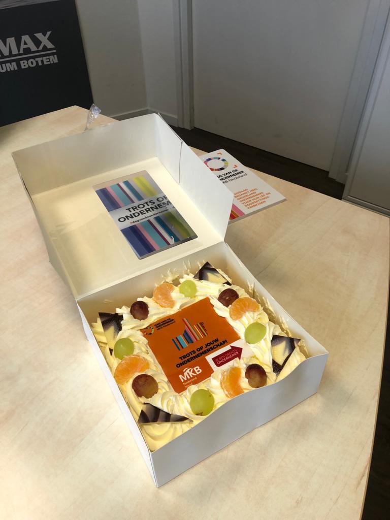 Voorzitter MKB Drenthe @HilbertWiechers bracht vandaag vanwege de #DagvandeOndernemer 2022 een bezoek aan de Meppelse botenbouwer <a href="/AlumaxBoats/">Alumax Boats</a>. #bedanktvoorjeondernemerschap <a href="/DagvdOndernemer/">Dag van de Ondernemer</a> <a href="/MKBNL/">MKB-Nederland</a> <a href="/IBDondernemer/">IkBenDrentsOndernemer</a> <a href="/jurgenelshof/">Jurgen Elshof</a>