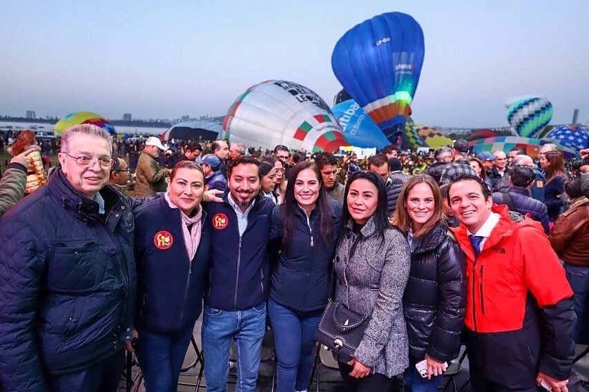 municipio_leon's tweet photo. Los grandes eventos suceden en #León 🦁✨, hoy estamos listos para compartir con el mundo la magia del Festival Internacional del Globo 🎈, una experiencia incomparable que reúne a las familias en un ambiente de alegría 🥳, color y reactivación económica. https://t.co/4OC5oXHCeG