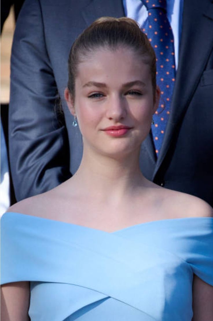 princess leonor blue dress All grown up! Leonor of Spain, looks elegant in blue gown at Princess of  Girona Foundation Awards