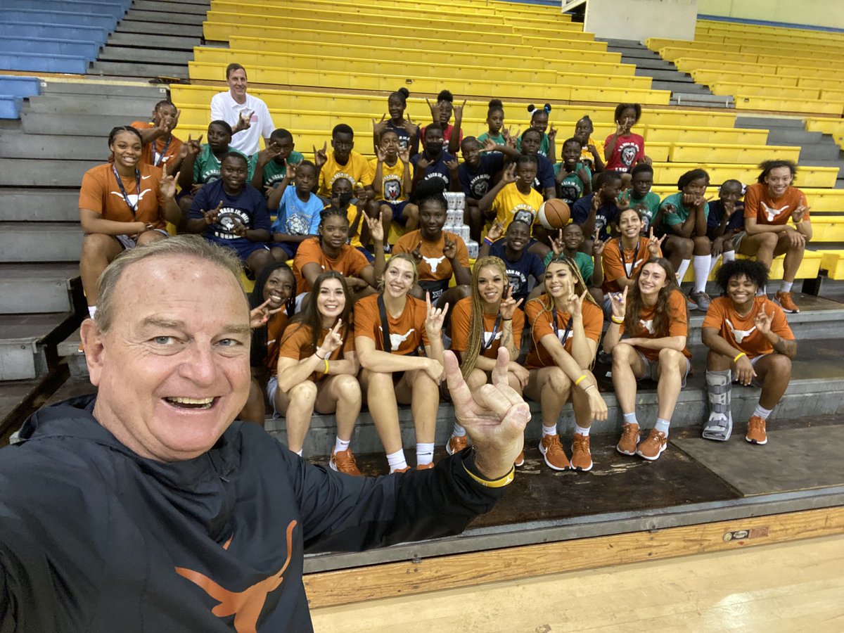 CoachVic_UT's tweet photo. So proud of ⁦@TexasWBB⁩ putting on a little clinic today for the kids here  in The Bahamas. Our players were awesome and the kids had a blast. Autographs and T Shirts afterwards. Thank you ⁦@CS_MGMT⁩ for the opportunity. #HookEm https://t.co/q7fw7gi3aG