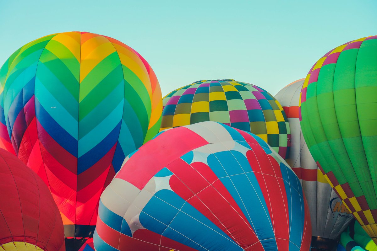 guanajuato's tweet photo. ¡Ya empezó el Festival Internacional del Globo! 😍🙌🏻 Los esperamos del 18 al 21 de noviembre para que puedan disfrutar de este gran espectáculo que llena la ciudad de #León con los colores de 200 globos aerostáticos 🎈🧺 ¡No se lo pierdan! 🤗 https://t.co/JBAotNgrlV