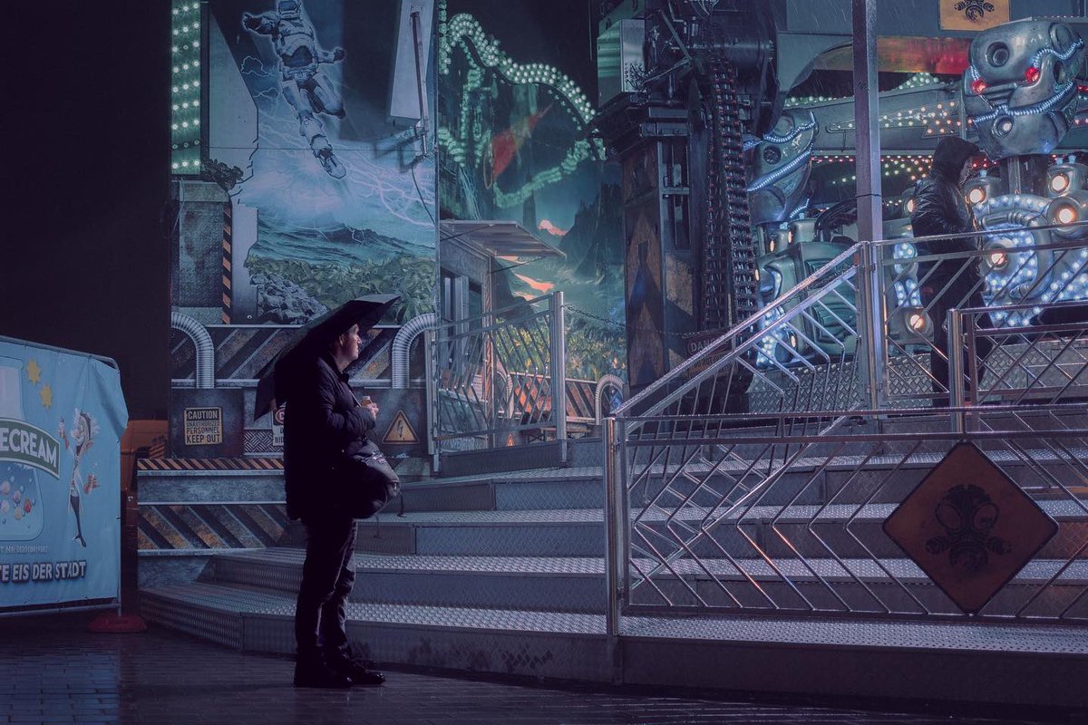 Life at the fair 

#streetphotography #cinematography #nftphotography