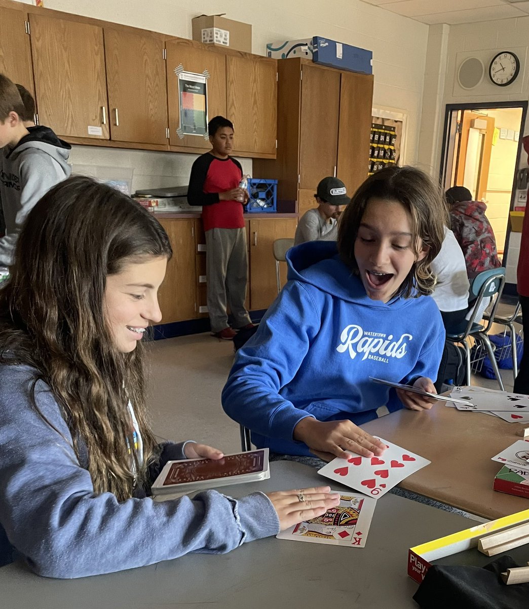 Mrs. Radka tweet media