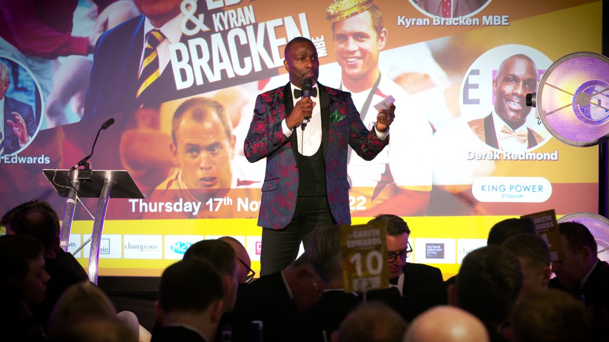 Last night we hosted A Rugby Dinner featuring Sir Gareth Edwards and @kyranbracken MBE at the King Power Stadium.
 Again we raised A superb amount of money for @rainbowshospice. 
The atmosphere was buzzing and it was great to see all of our guests! @therealderekredmond 

🏉🥂