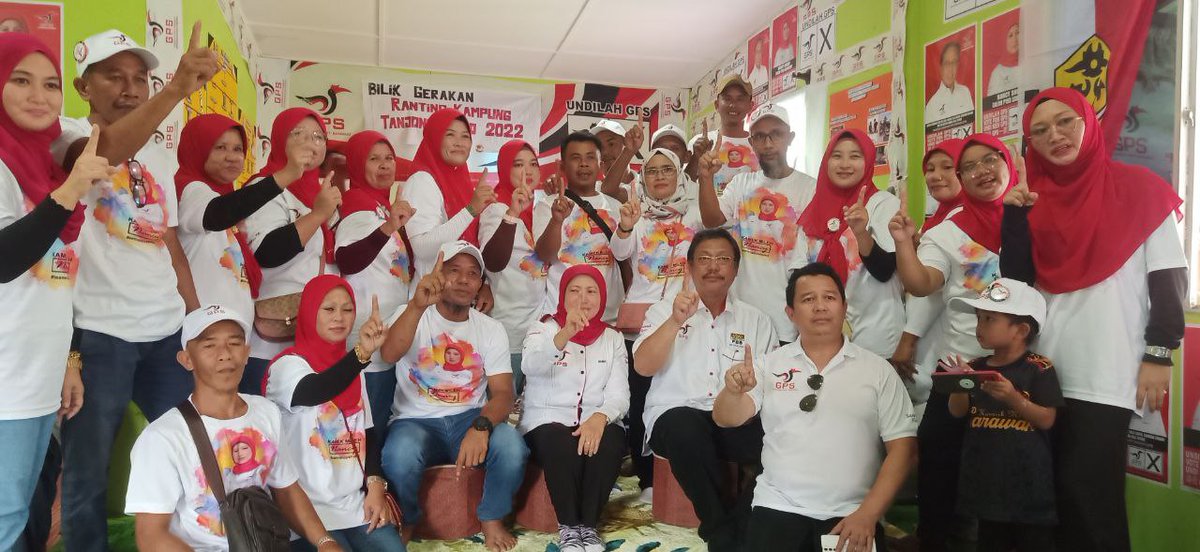hazlandswk's tweet photo. Kpg Tanjong Bako :
Menyantuni penduduk dan petugas parti di kampung yang mempunyai Depot Perikanan LKIM ke-2 terbesar di Malaysia dan pembinaan jambatan baharu yang akan menghubungi Samarahan dengan Sejingkat / Petra Jaya.
#PRU15
#GPS
#P193
#SANTUBONG https://t.co/EOV0skpomC