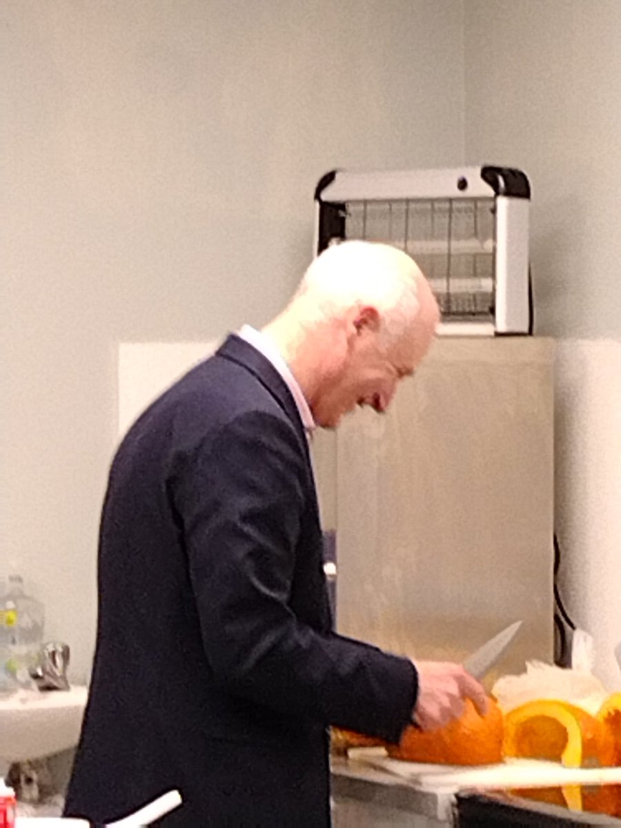 LynnesnpR's tweet photo. What do you do when you are invited to see @justbeeingyou at lunchtime?  Well if you are @JoeFitzSNP you get stuck in and get the 🎃 cut up for tomorrow's soup.  Great to connect with everyone this lunchtime &amp; definitely a great place to keep cosy &amp; be in good company https://t.co/i6YJoOHrYs