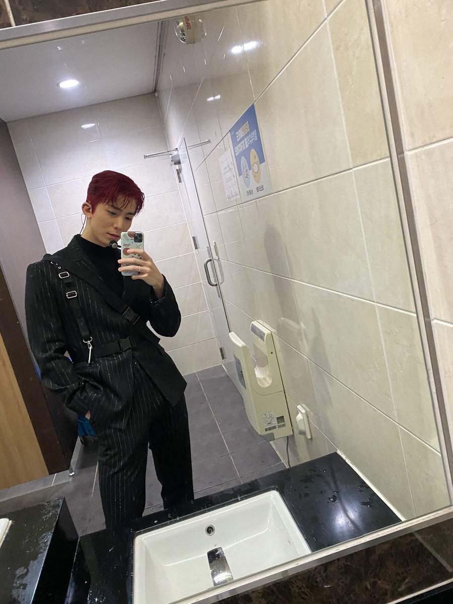 notsf9cloud's tweet photo. [🪐💬] 221118 11:39 PM KST 🔝 https://t.co/4glb5x36yg