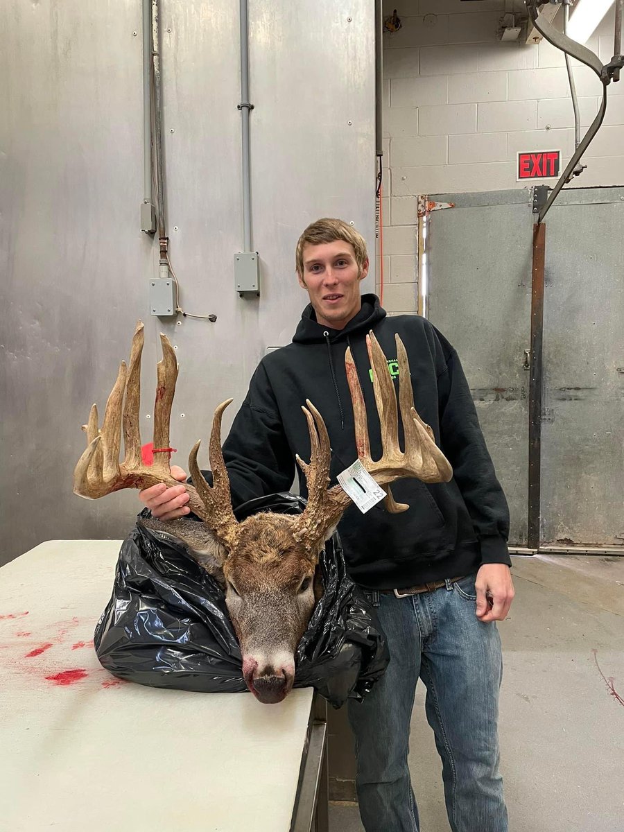 Mazonia Hunt Club tweet media