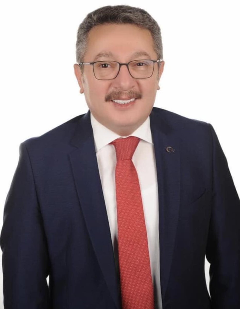 Rize Dernekler Federasyonu (RİDEF) geçmiş dönem başkanlarından, değerli hemşerimiz ve onursal başkanımız  Celal ERDOĞAN, beyin kanaması geçirerek ameliyata alınmıştır.
Değerli başkanımıza geçmiş olsun dileklerimizi sunar, acil şifalar dileriz...