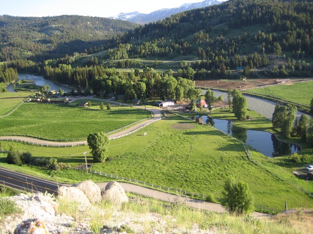 The Spotted Horse Ranch is a guest ranch just south of Jackson Hole, Wyoming. Summer stays are May 15 – August 31
ranchseeker.com/Search/Spotted…