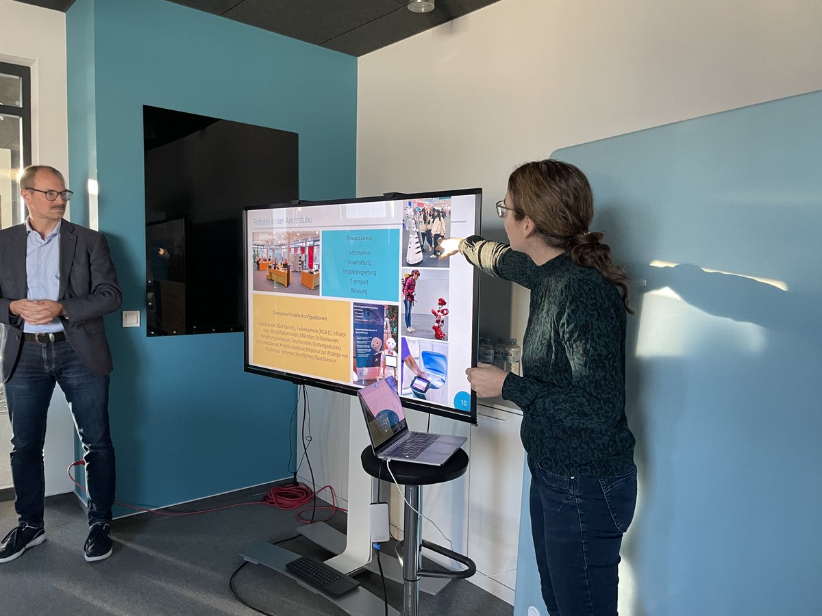 Joint Innovation Lab (@innolab_sh) on Twitter photo 4 Jahre <a href="/InnoLab_SH/">Joint Innovation Lab</a> 🥳 <a href="/SchroedterDirk/">Dirk Schrödter</a> war vor Ort, um sich ein Bild über aktuelle und abgeschlossene Projekte zu machen, die Verwaltungen in Krisenzeiten stärken. André Gode @MACH_AG & Prof. Moreen Heine <a href="/UniLuebeck/">Universität Lübeck</a> zeigten u. a. den Einsatz von #KI in der Haushaltsplanung. 4 Jahre <a href="/InnoLab_SH/">Joint Innovation Lab</a> 🥳 <a href="/SchroedterDirk/">Dirk Schrödter</a> war vor Ort, um sich ein Bild über aktuelle und abgeschlossene Projekte zu machen, die Verwaltungen in Krisenzeiten stärken. André Gode @MACH_AG & Prof. Moreen Heine <a href="/UniLuebeck/">Universität Lübeck</a> zeigten u. a. den Einsatz von #KI in der Haushaltsplanung.