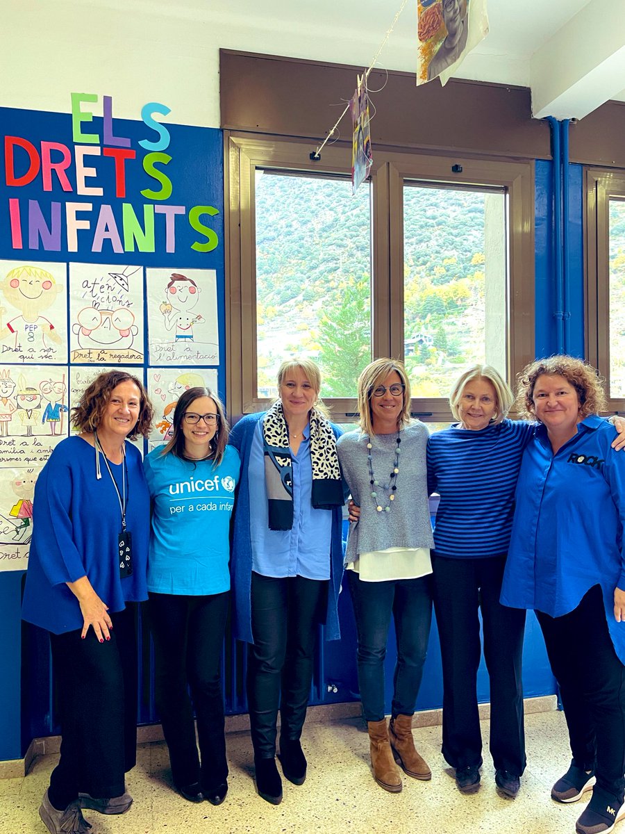 Diumenge és el #DiaMundialdelaInfancia, avui el col.legi <a href="/SantErmengol/">Sant Ermengol</a> ha ensenyat a membres d’<a href="/unicefandorra/">Unicef_ComitèAndorra</a> quines han estat les seves iniciatives. ✏️ És vital que els nens tinguin coneixement dels seus drets i avui, m’han demostrat que ells ho saben. 💙 I tu? #goblue