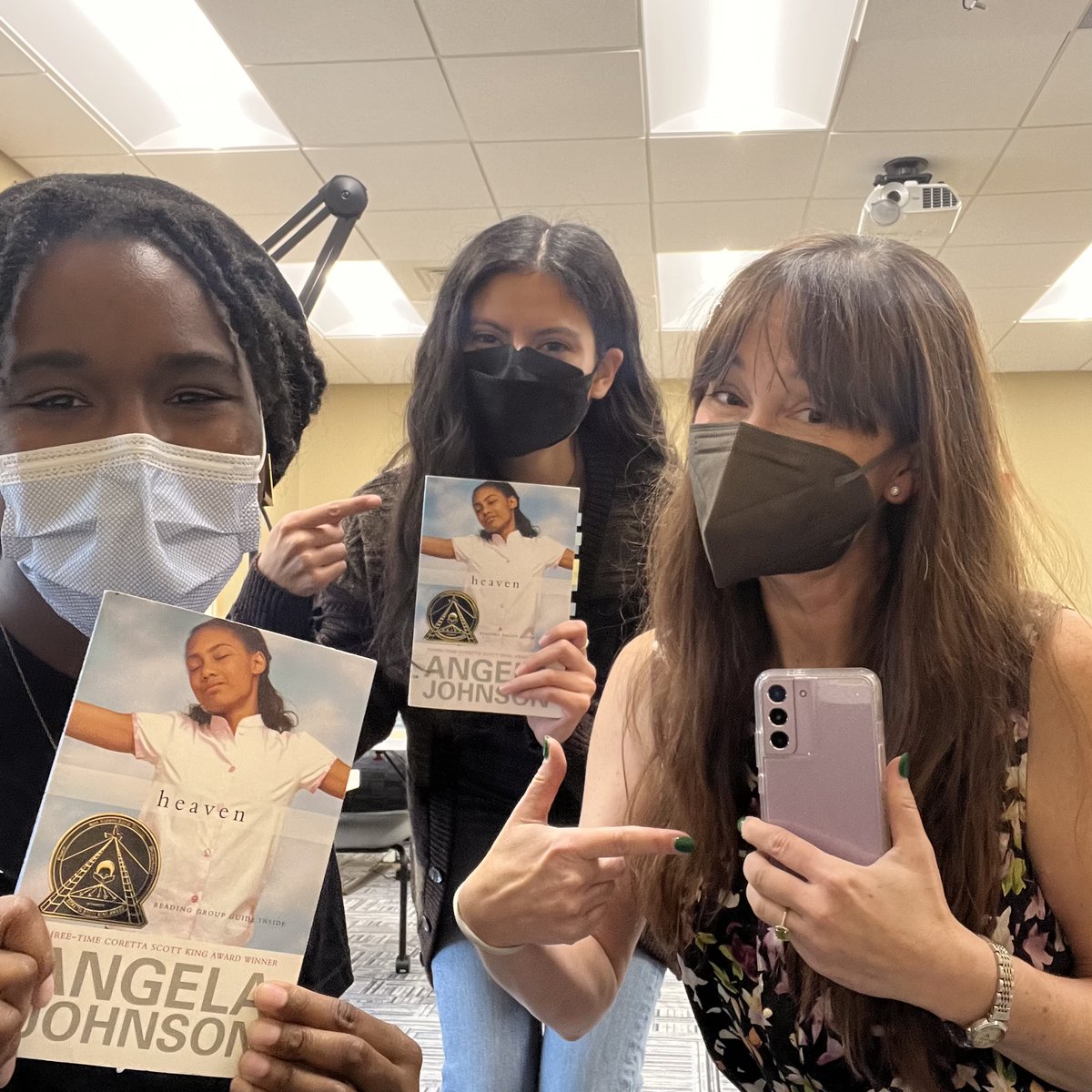 PGCMLS's tweet photo. This week's episode of #TheseBooksMadeMe is live! Listen at https://t.co/6ixxJjk32C or on your fave podcast app π§π₯
If the foundation is a lie, is anything real? This episode we look at identity, trust, and family as we dive into Angela Johnson's award-winning book, Heaven. https://t.co/W2Cb1GVn2P