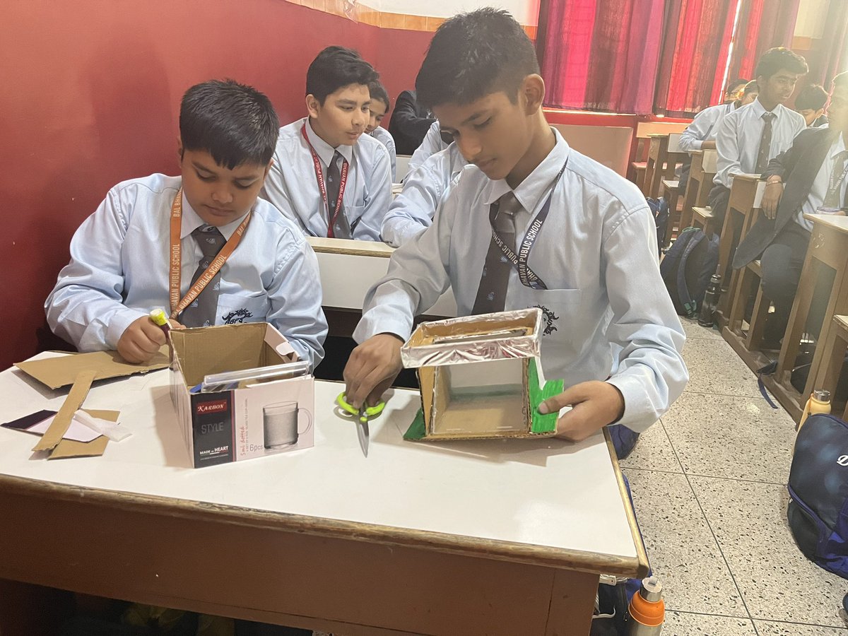 seepsethi's tweet photo. A holographic display is a type of 3D display that utilizes light diffraction to display a three-dimensional image to the viewer. Students enjoyed doing this Maths Activity and able to recognize 3D views in real world #Mathsactivity #3Dviews
@BBPSMV @vividh87 @EduMinOfIndia https://t.co/i74RPOAIcx
