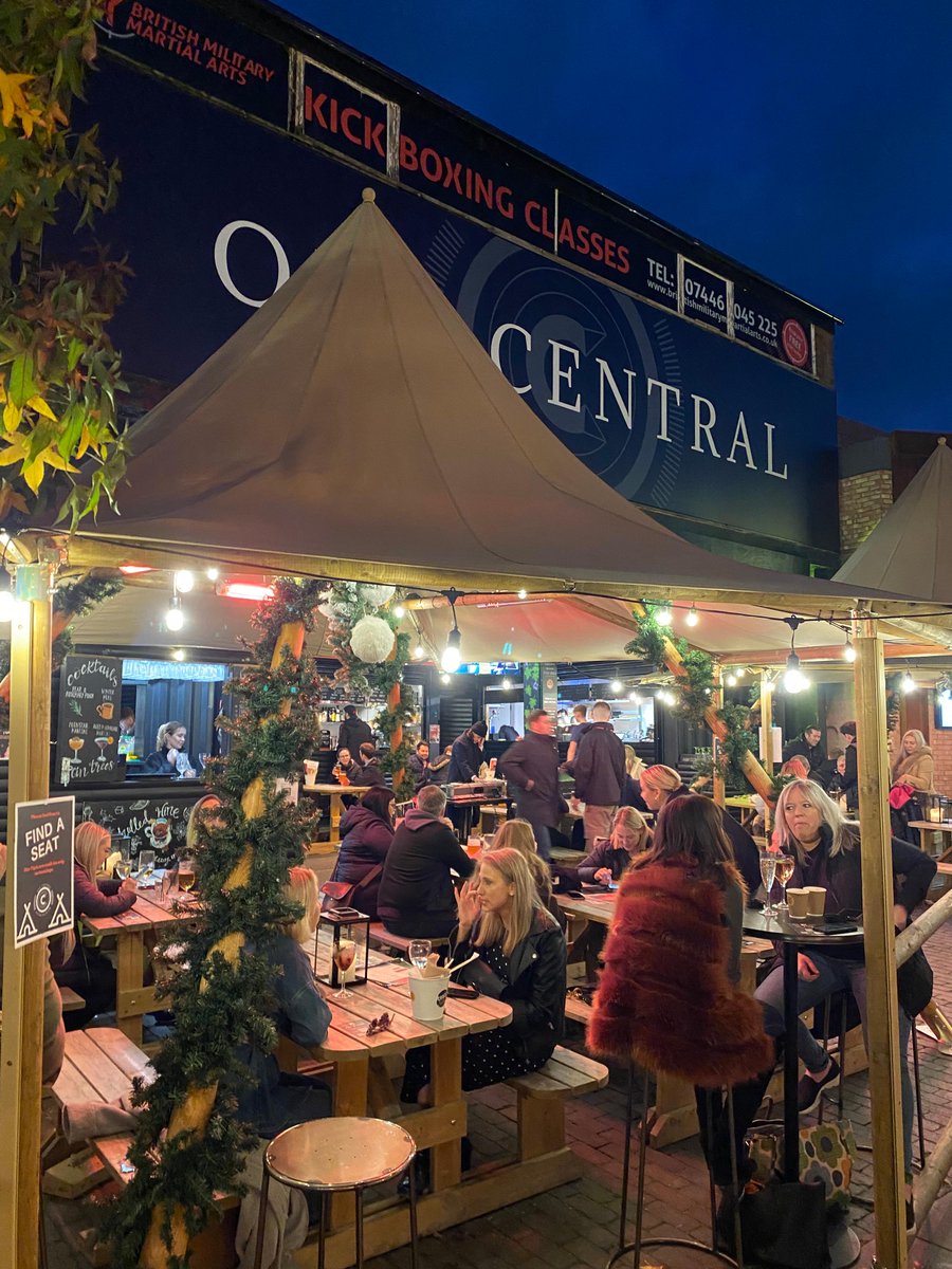 #Altrincham's very own #Christmas #TIpis open for all day food &amp; drinks courtesy of our amazing local traders 💯🙌🏻