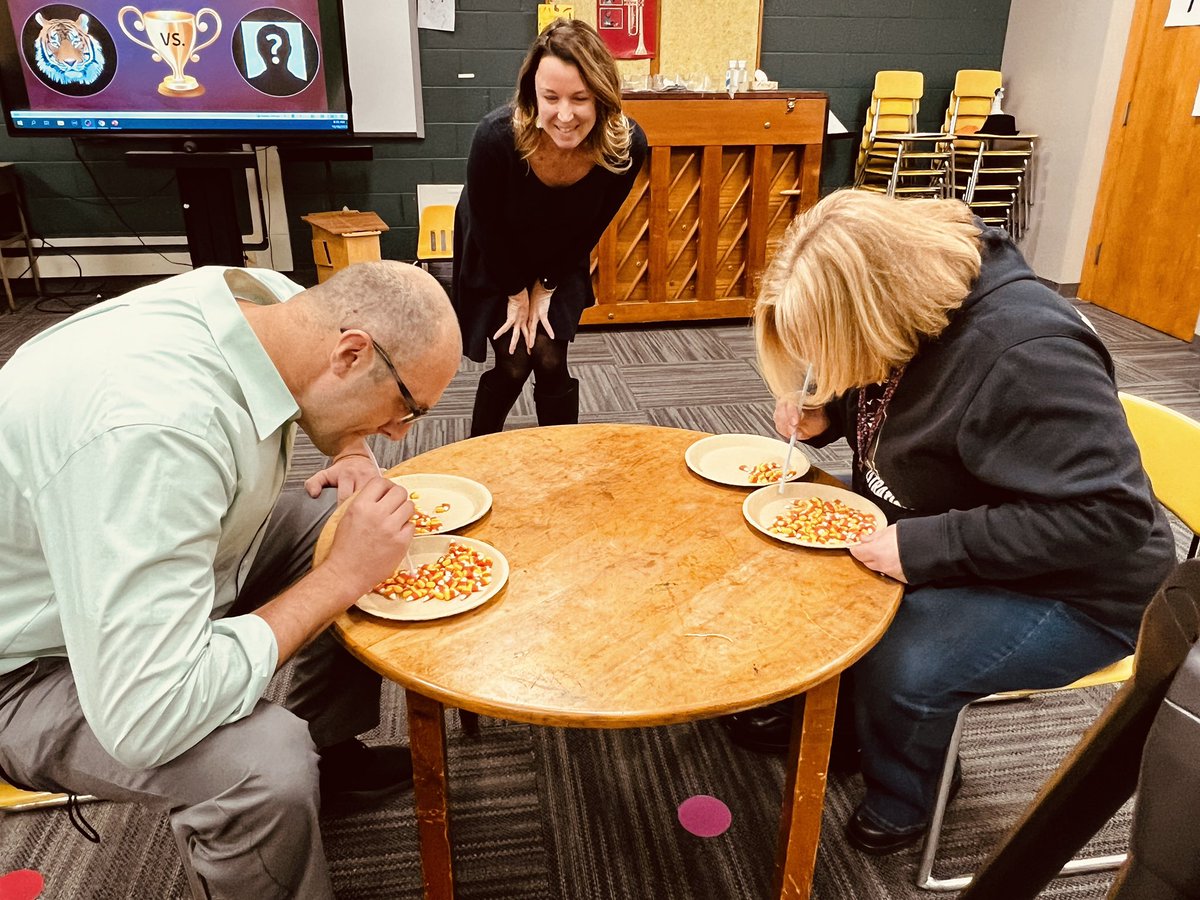 megangreeneart's tweet photo. Nothing says Friday like #principalschallenge
@Mr_Allens_2017 got the W, but his stomach may never recover!
#candycornisgross https://t.co/8GQ1mdjW9G