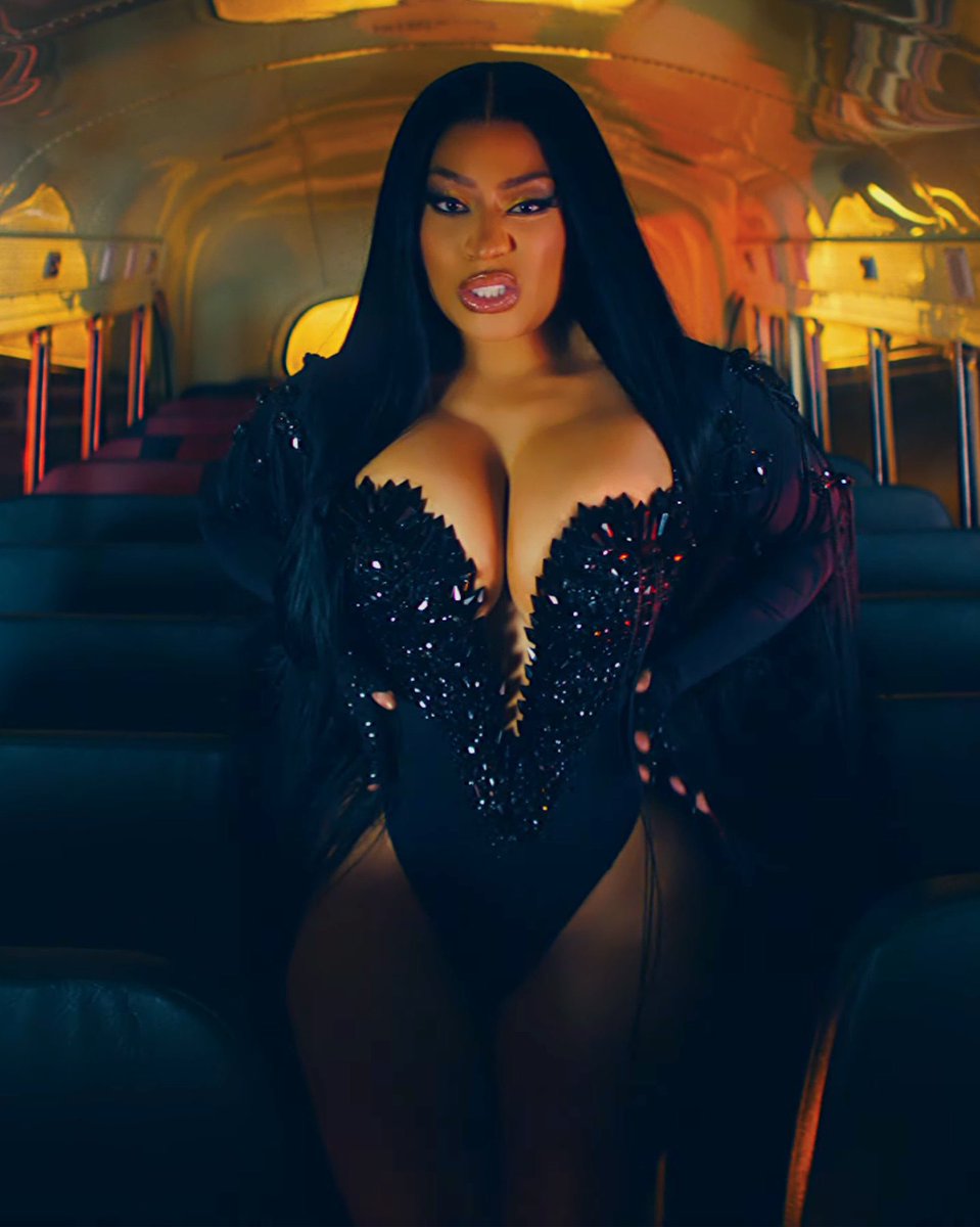 moodarker's tweet photo. Nicki Minaj is breathtaking https://t.co/1fRqbEwvpS