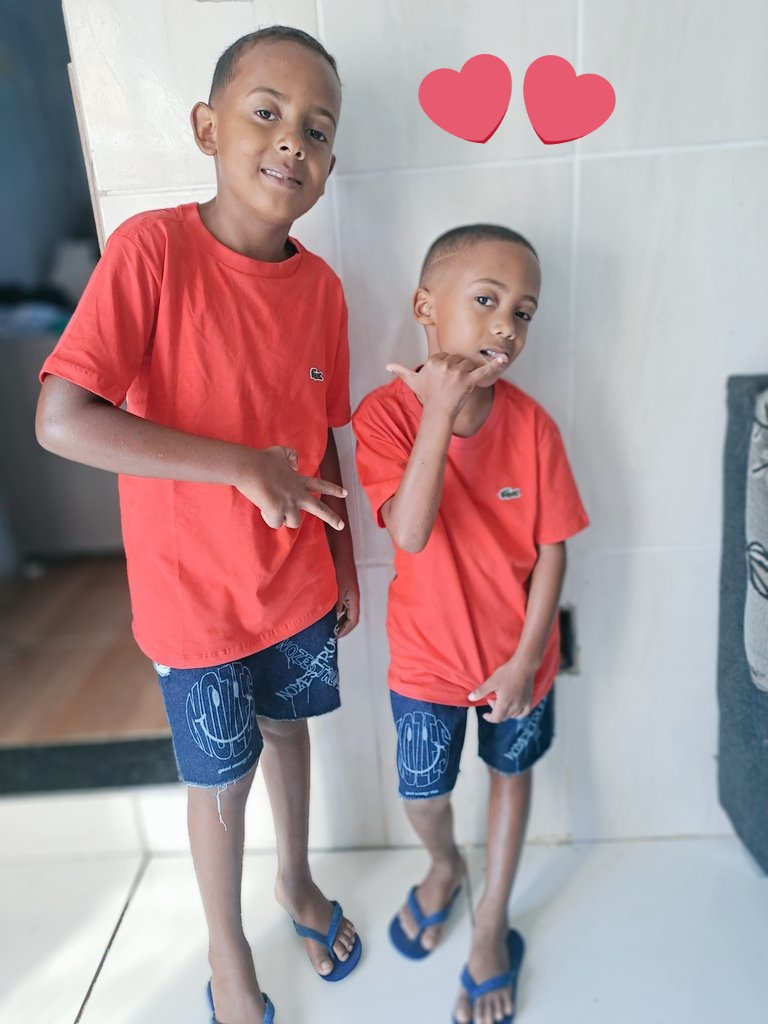 LucasCo17765652's tweet photo. Vcs são tudo pra mim💙💙 https://t.co/kF9dfBKuuz