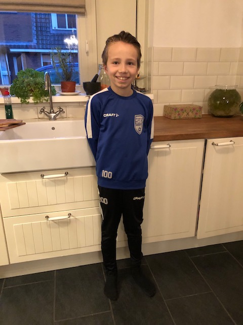 vvSEH's tweet photo. De Pupil van de Week tijdens de competitiewedstrijd tegen BAS uit Biddinghuizen is... Faas Hesseling (middenvelder van SEH JO11-2)! Lees hier meer over hem @ https://t.co/B2d2YXvB5E #sehbas #potjehoor #pupilvandeweek #betrokkenjeugd #heerde #wijzijnseh https://t.co/hkrWKiVBfw