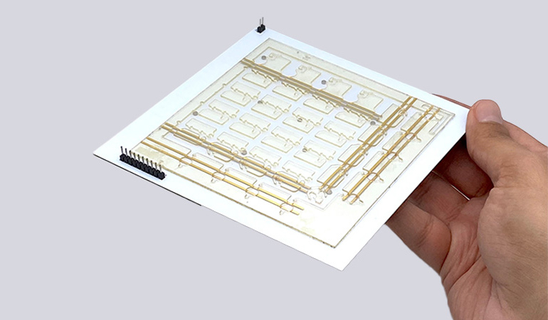 SulisTechnology's tweet photo. Ferrobot Swarms for Rapid Viral Testing

At the University of California Los Angeles, scientists have developed a handheld lab kit that can conduct automated pooled testing for viral diseases, including COVID-19. The technology consists of a microfl…
https://t.co/nZdUsemYta https://t.co/WZcLVoR8nS