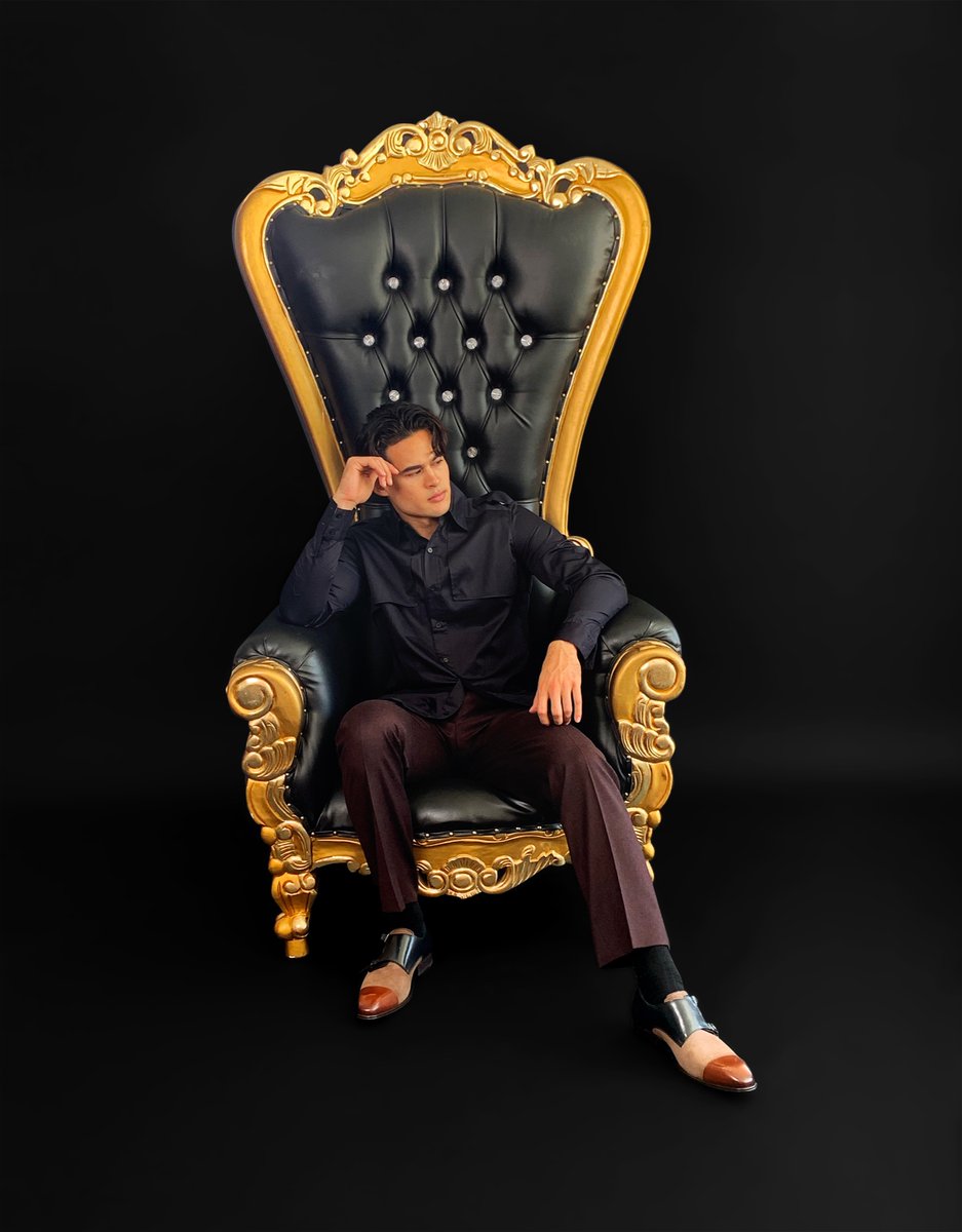 Refined dress shirts and shoes made in USA - find yours.
.
.
#Luxury #fashion #MADEinUSA