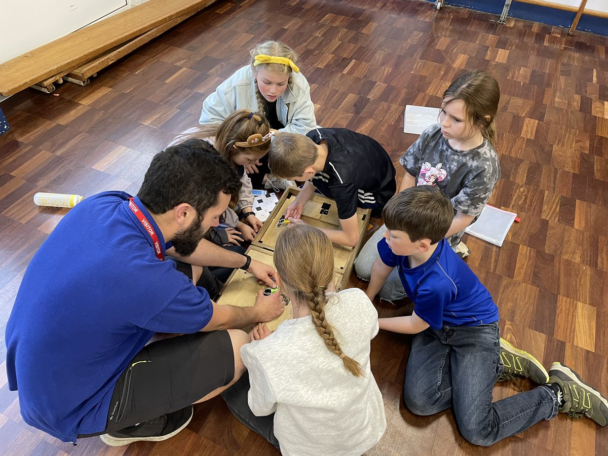 DanesfieldY6's tweet image. 6CY were up next. The winning team managed to escape in… 46 minutes, 51 seconds! Great effort from every team! #mathsweek2022 @DanesfieldSchl