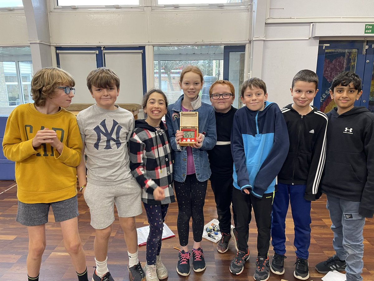 DanesfieldY6's tweet image. 6CY were up next. The winning team managed to escape in… 46 minutes, 51 seconds! Great effort from every team! #mathsweek2022 @DanesfieldSchl