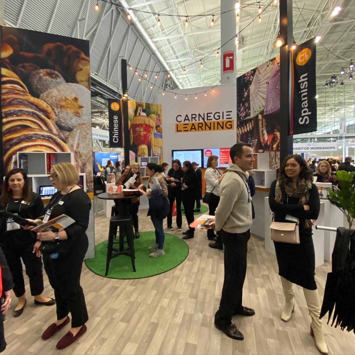 carnegielearn's tweet image. Our favorite part of #ACTFL22 is getting to spend time with new and old friends who share our passion for teaching, languages, and teaching languages! 🧡

@actfl #languageislimitless
