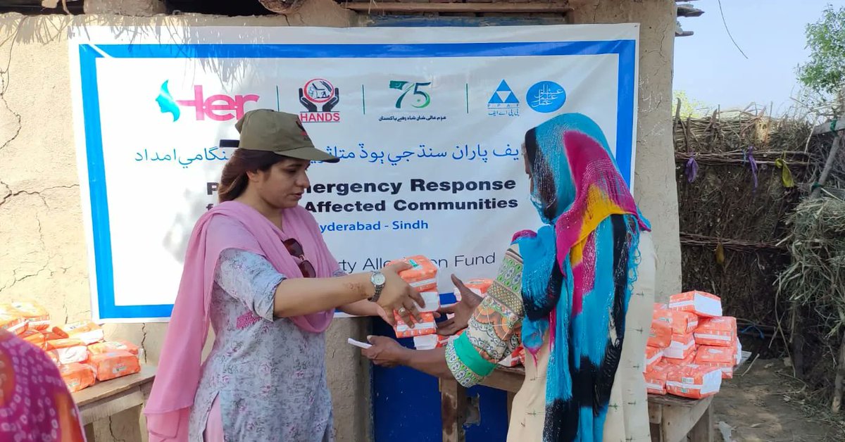 People who were affected by the #FloodsInPakistan  are still living without access to basic necessities. 

<a href="/HERPakistan/">HER Pakistan</a> is actively working to support menstruators with their menstrual health needs. 
📷 from a distribution in Hyderabad, #Sindh in collaboration with @ppafofficial