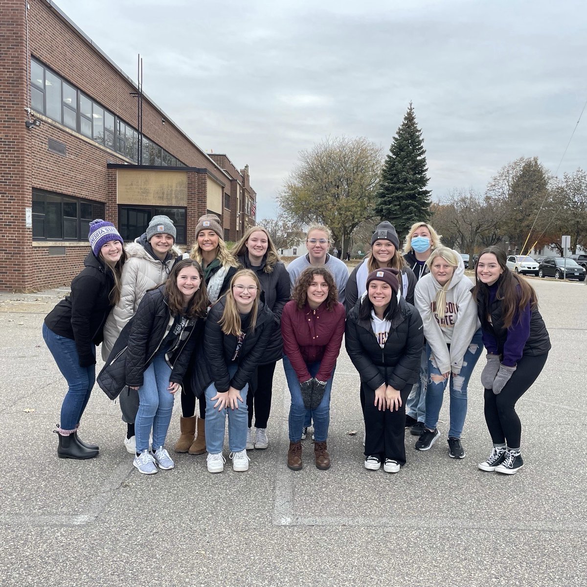 mnsu_lc's tweet photo. A big part of the Learning Community program is our Make a Difference project! Each year, Learning Community students get together and help with Kiwanis lights, an elementary school carnival, and on campus! https://t.co/4wuCkVRuAk