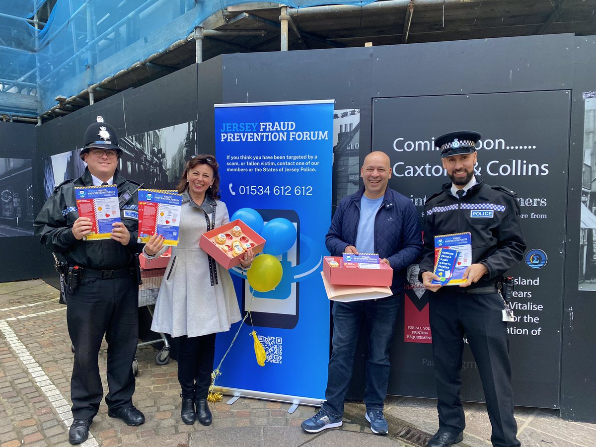 Did you catch us in town today? 
Our Forum members were out on King Street talking to the public about fraud and scam awareness! 
Visit our website for resources. #Fraudprevention