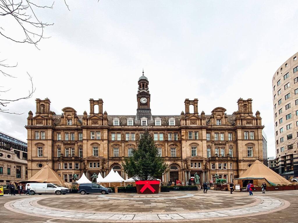 AaronDLuke's tweet image. UK: Tour de Gloomy
・
・
・
・
・
・
・
・
・
#tourlife #roadlife #roadielife #worldtraveler #ohtheplacesyoullgo #travel
#leeds #england #uk #leedscitycentre #🏴󠁧󠁢󠁥󠁮󠁧󠁿 #🇬🇧 #christmas #christmastree
#gloomy #doomandgloom instagr.am/p/ClG6_2zqbHj/