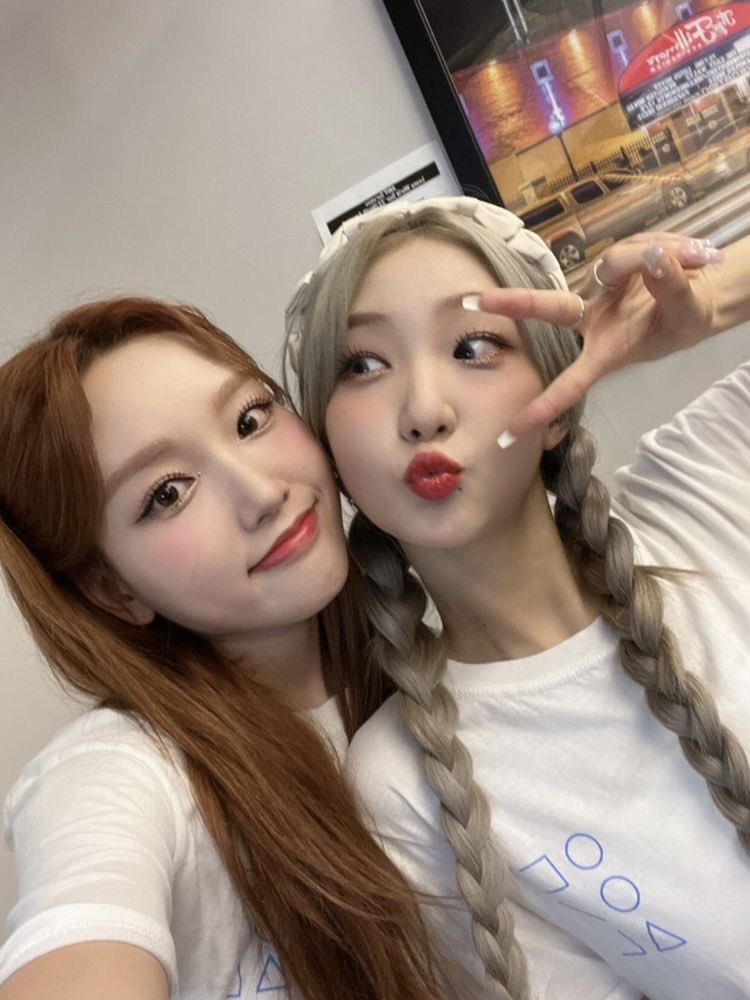 chaewonthink's tweet photo. HAPPY BIRTHDAY TO ALL OF OUR GORGEOUS NOVEMBER GIRLS !!
🐸🐺🐱🦋❤️❤️ 
#Happy_GoWon_Day https://t.co/RrmwRUvOil