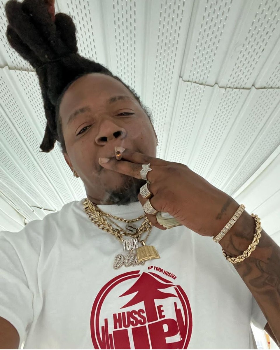 hussleup_'s tweet photo. Online Shopping Is Available https://t.co/RLaPHWstzJ https://t.co/OdAzIw2iSP