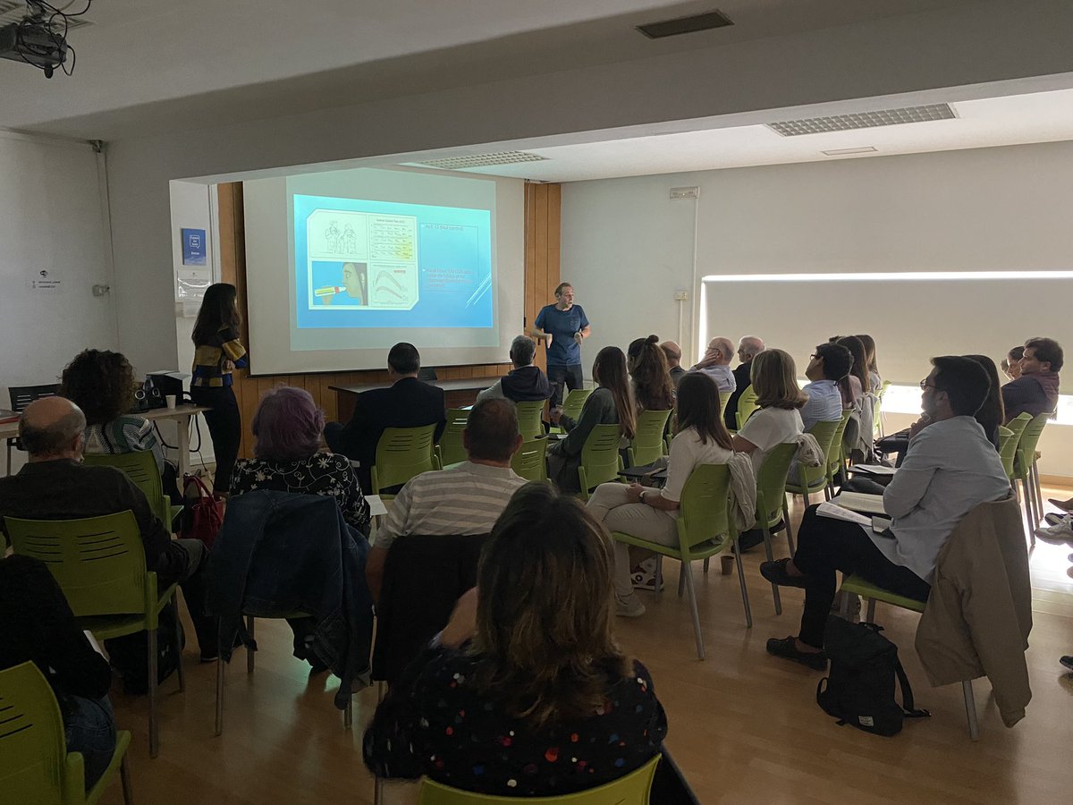 Juan_PeiroM's tweet photo. TALLER DE RESPIRATORIO: #asma #epoc #espirometria 
Jornadas regionales @ibsemergen 2️⃣0️⃣2️⃣2️⃣

Dr. Pep Palmer
Dra. Ana Sanchis 

@SEMERGENap 
@SEMERGEN_MIR 
@COMbalears 
@apmallorca @SeparRespira 

#NuevosretosNuevasexpectativas https://t.co/R7fjICYlyh