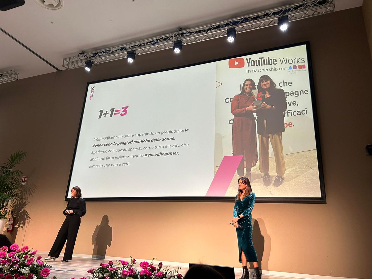 📲Rimanendo nel mondo del tech e del gaming ci presentano un progetto fantastico Cristina D'Anna Creative supervisor di <a href="/WunThompson/">Wunderman Thompson</a> Italia e Gaia Passerini Head of social media di <a href="/WindTreOfficial/">WINDTRE</a> ovvero "Voce alle Gamer" un progetto di inclusione sociale.