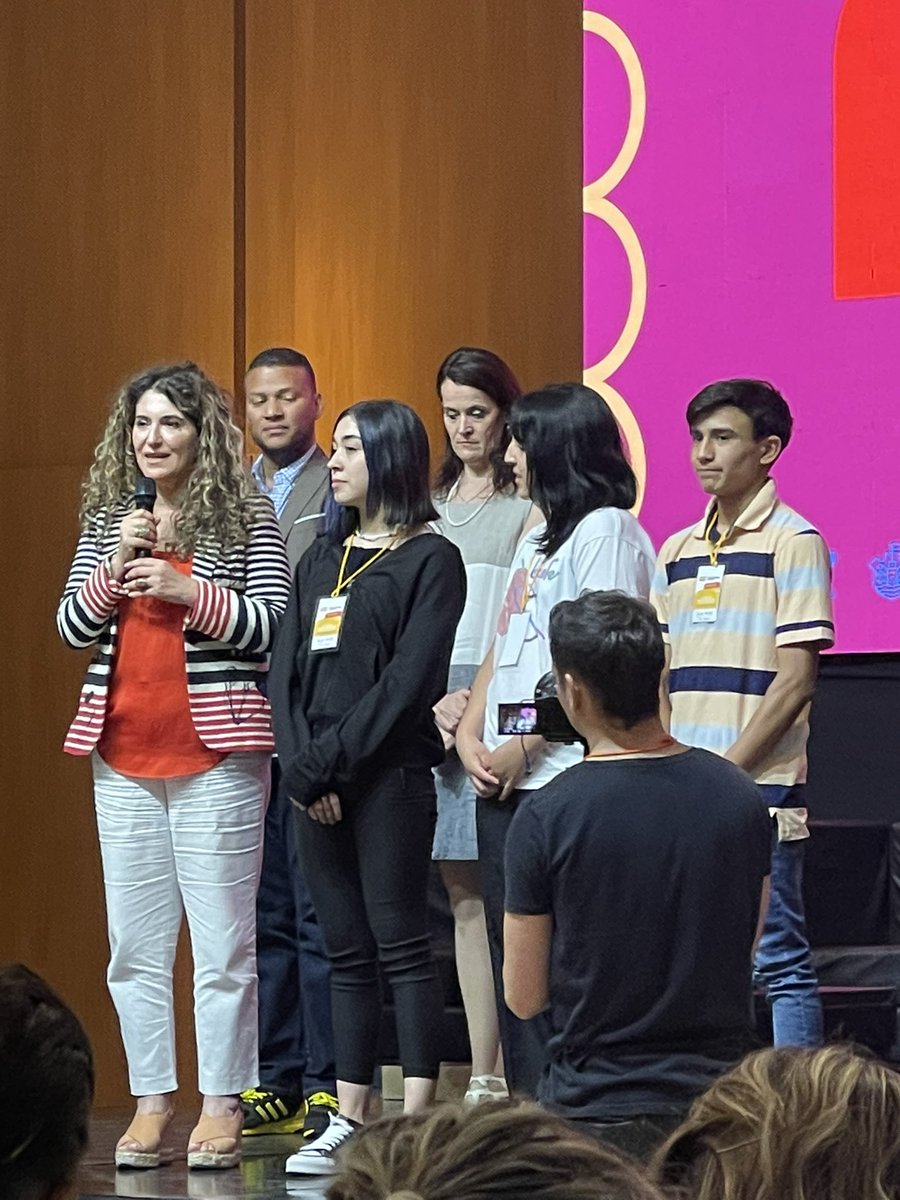 SusannAntequera's tweet photo. IX Congreso Mundial Dchos Infancia y Adolescentes. Niños/as q han sufrido violencia familiar. Niños/as resilientes. Niños/as héroes.
@DefensoriaCba #ProtagonistasdelPresente #IXCongresoMundial2022 #DondeTodasLasVocesSeUnen https://t.co/9Umh30Z0qy