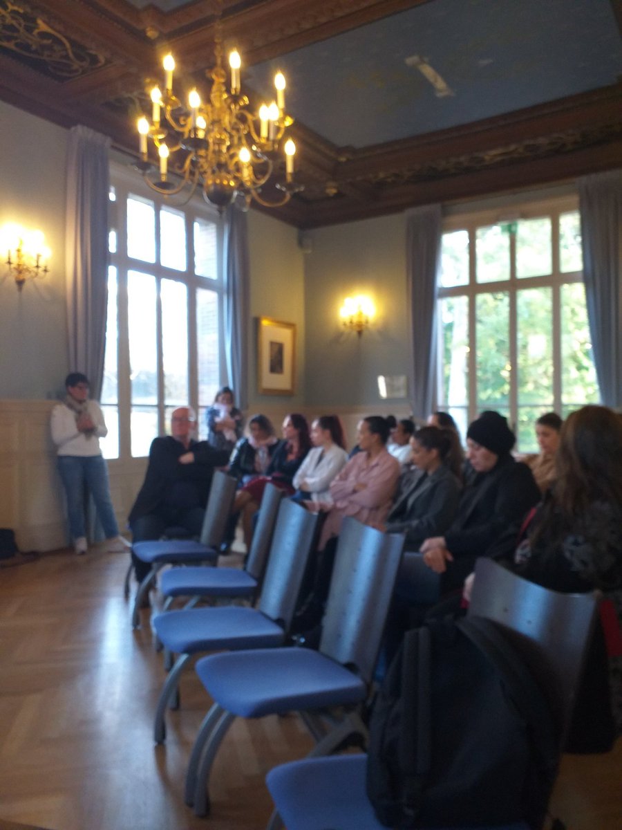 DEFI Assitant de Vie Aux Familles #afec28 #CCAS de Dreux: bravo aux candidates, a leurs tutrices salariées, aux formateurs! Une qualification professionnelle et une promotion sur un métier en tension. Une collaboration #region_cvdl #poleemploi_rcvl