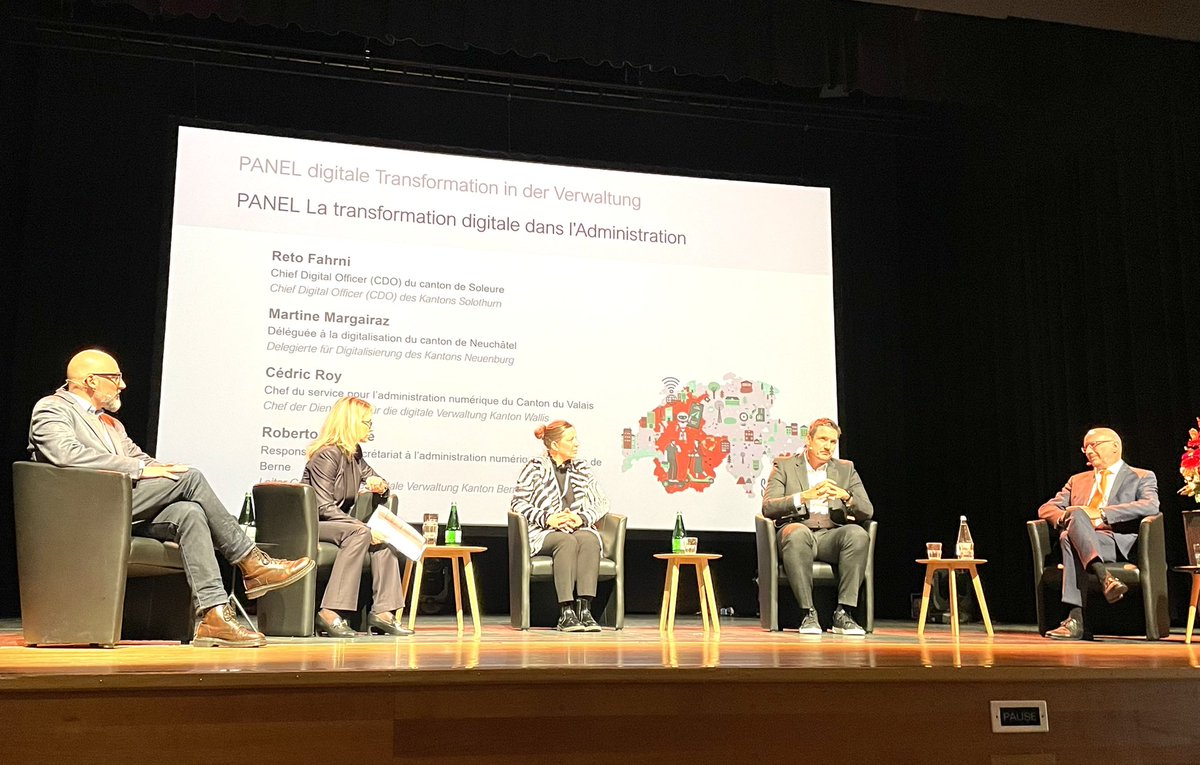 Hauptstadt_CH's tweet photo. Smart communities au 10e Forum de la Région capitale suisse. La transformation digitale dans l’administration avec les responsables de la numérisation au sein du @kanton_bern @Etat_Neuchatel @KantonSolothurn et @CantonduValais https://t.co/9bK7hpbLq5