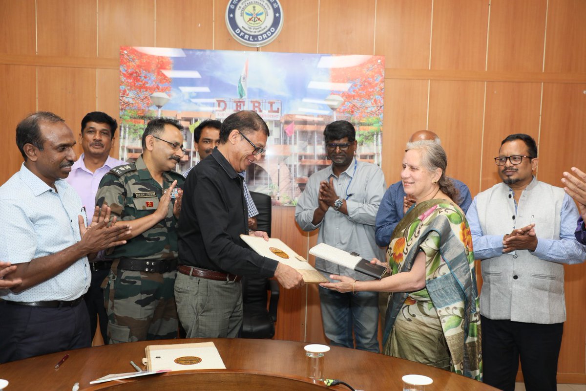 csircftri's tweet photo. MoU signed between CSIR-CFTRI and  Defence Food Research Laboratory (DFRL) for collaborative research in the area of postbiotics @CSIR_IND @DRDO_India @DrNKalaiselvi https://t.co/Y2CSlv5fyi
